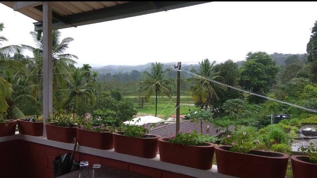 Camp Coorg Appartamento Madikeri Esterno foto